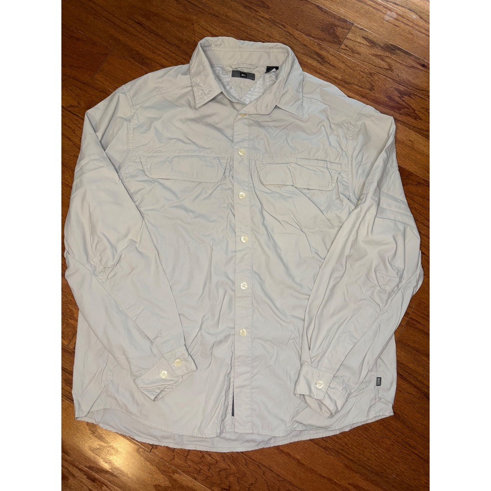 REI Men's Light Tan Hiking‎ Shirt Size Medium